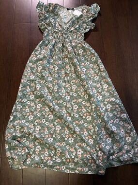 Green Floral Ruffle-Sleeve Dress